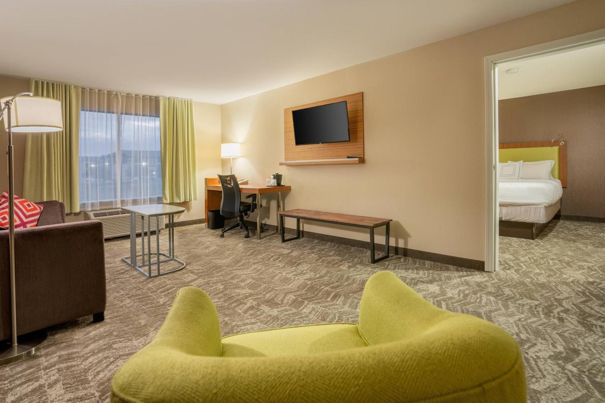Springhill Suites By Marriott Дентон Экстерьер фото
