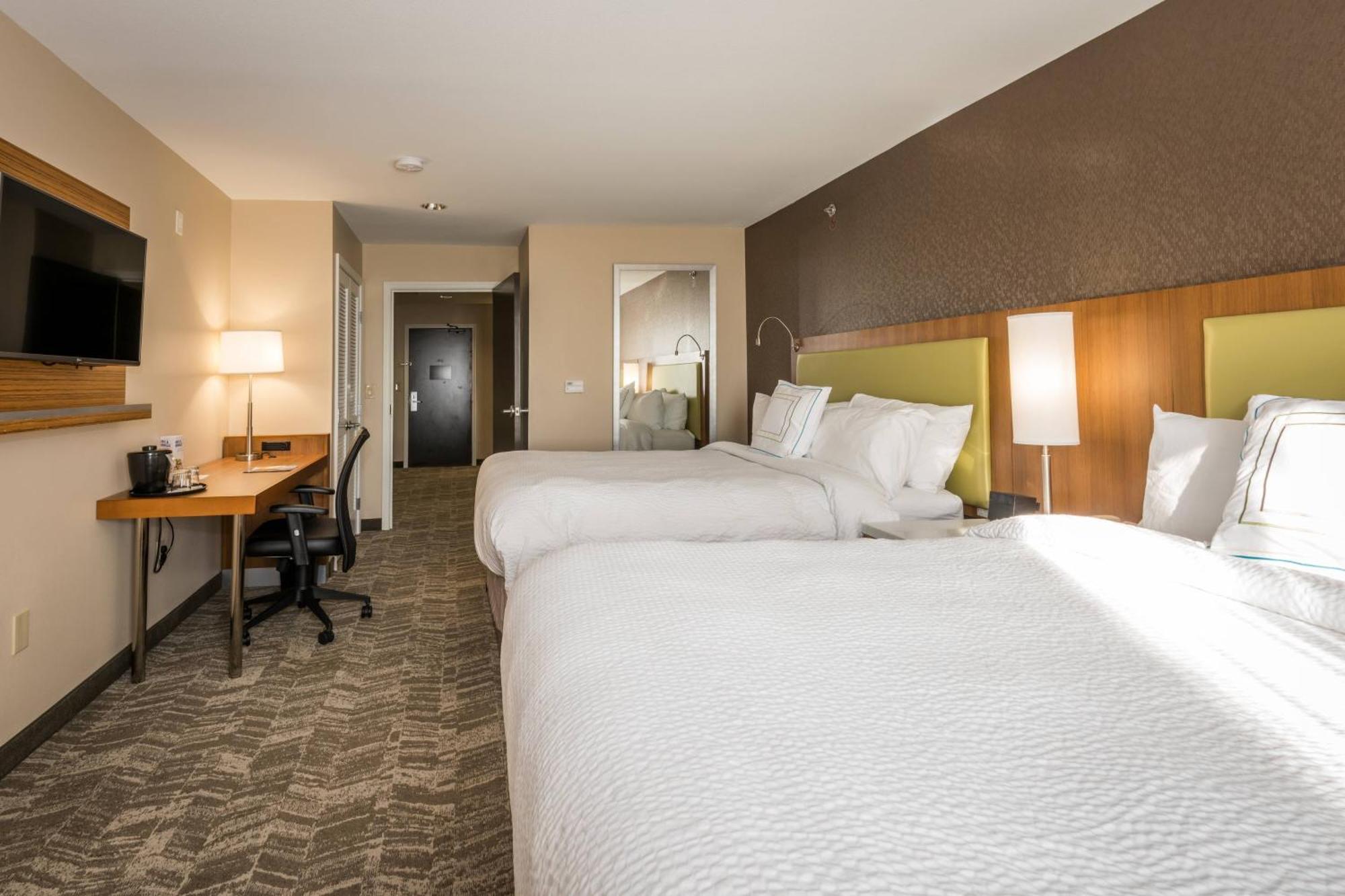 Springhill Suites By Marriott Дентон Экстерьер фото