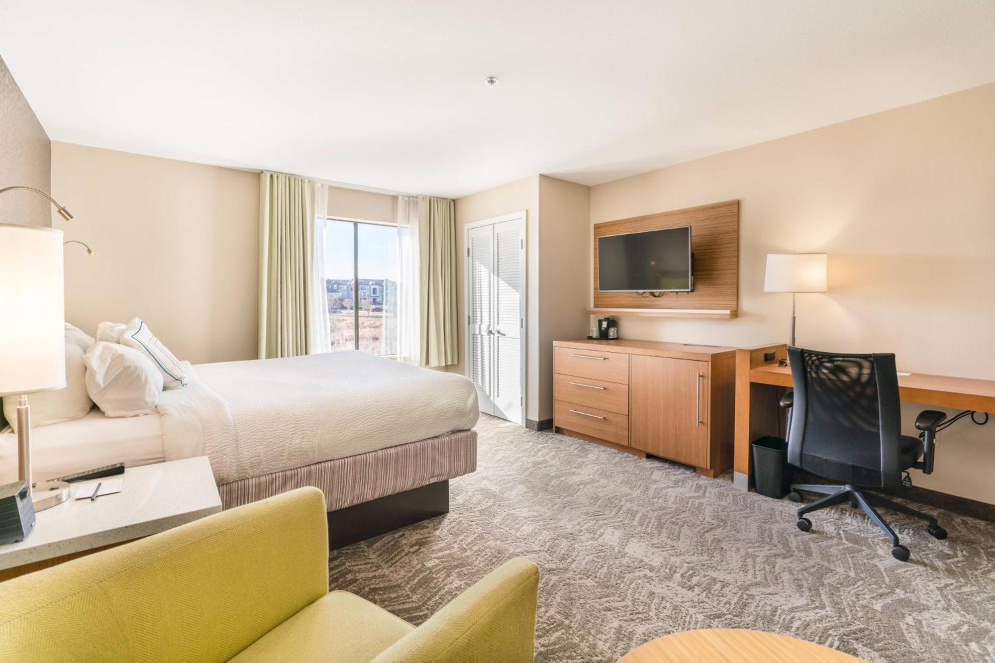 Springhill Suites By Marriott Дентон Экстерьер фото