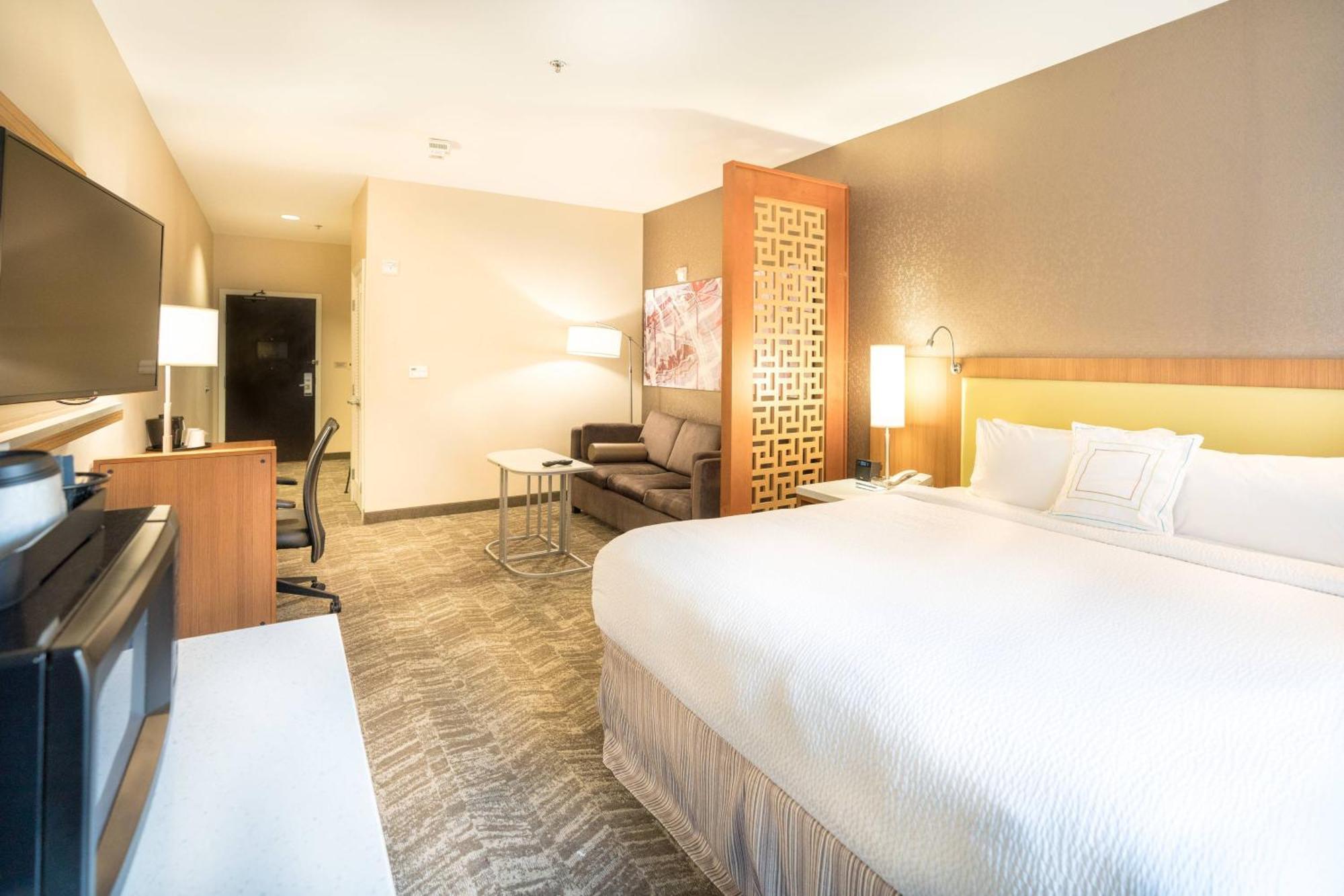 Springhill Suites By Marriott Дентон Экстерьер фото