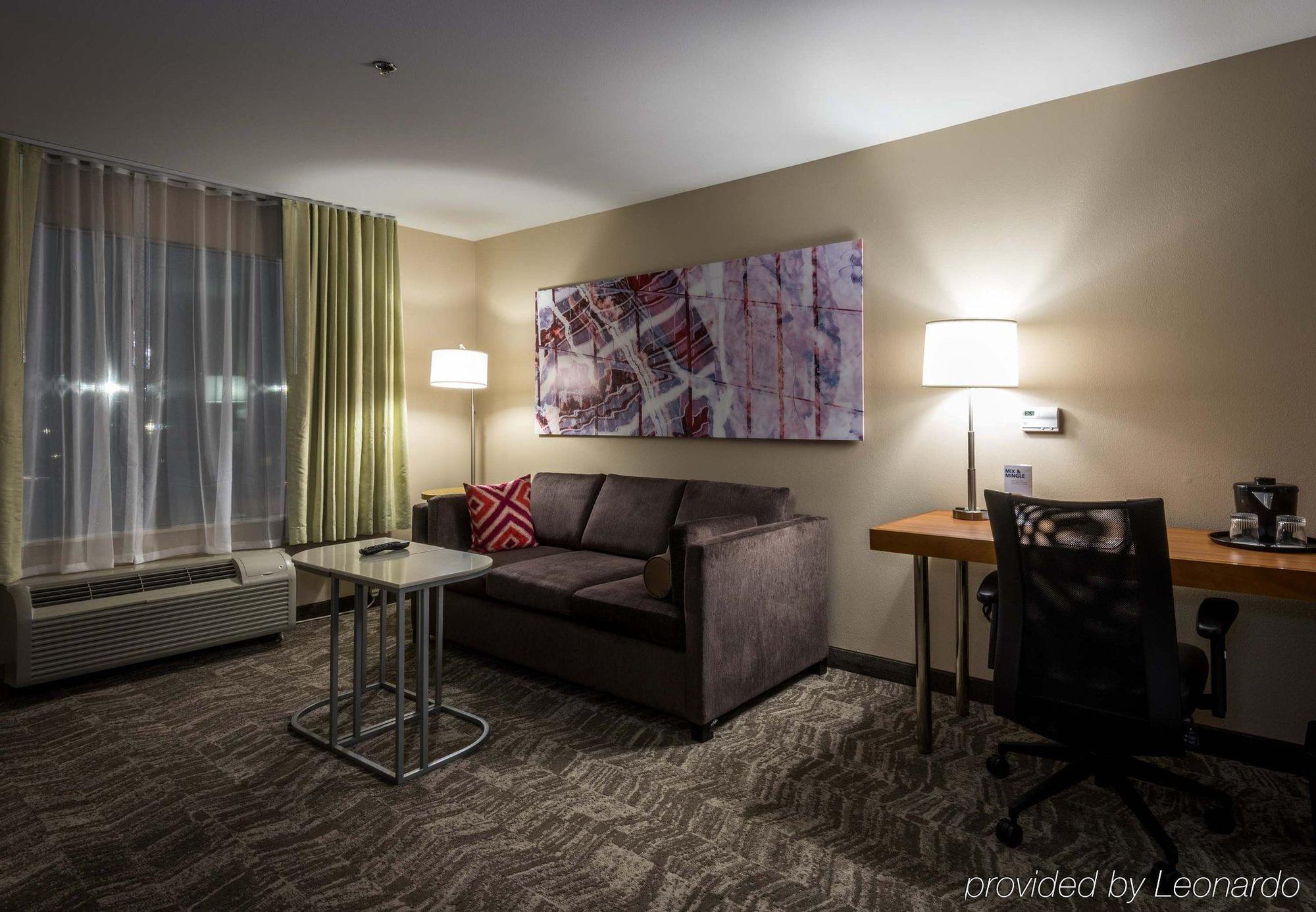Springhill Suites By Marriott Дентон Экстерьер фото