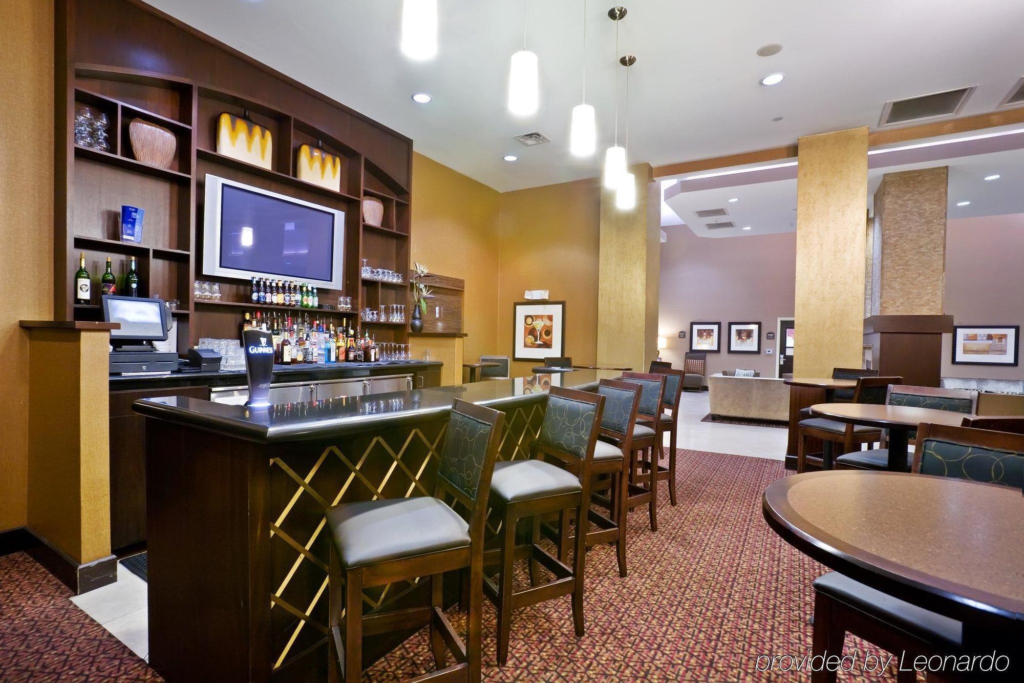 Springhill Suites By Marriott Дентон Экстерьер фото