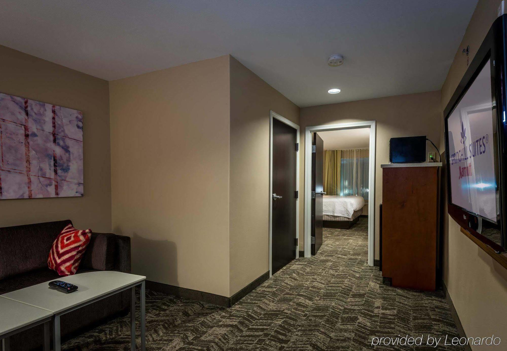 Springhill Suites By Marriott Дентон Экстерьер фото