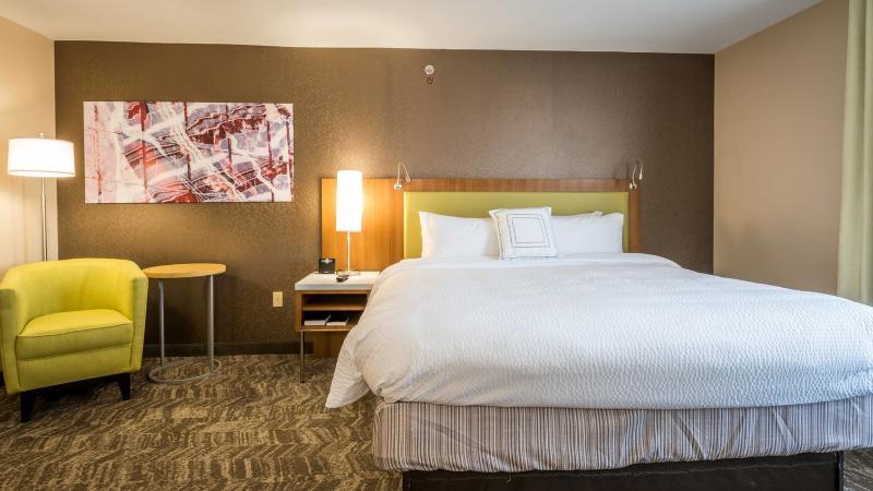 Springhill Suites By Marriott Дентон Экстерьер фото