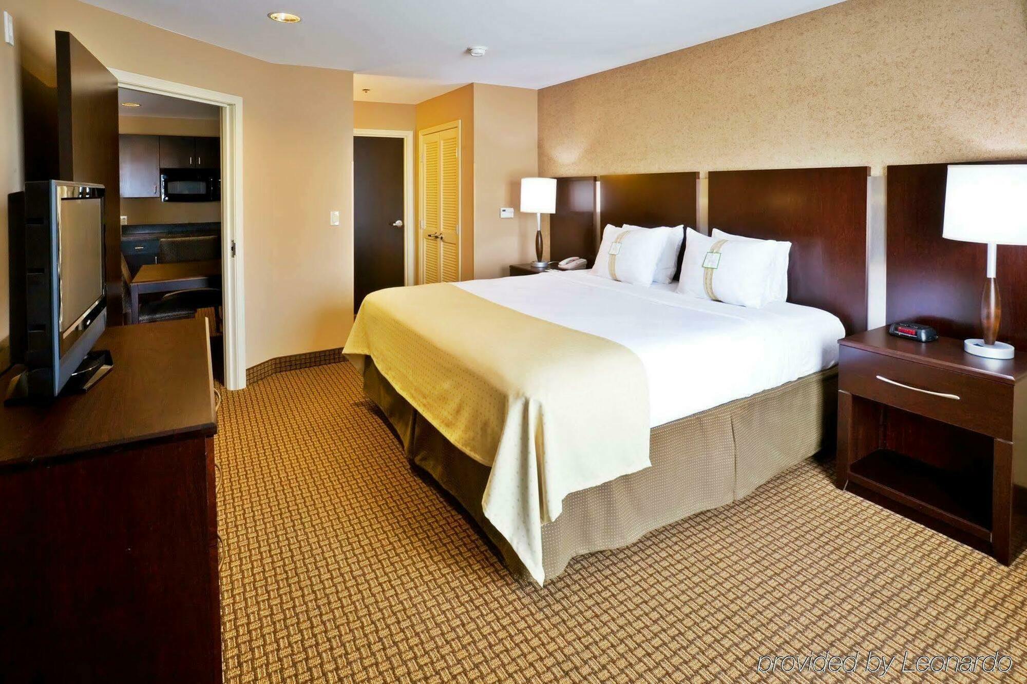 Springhill Suites By Marriott Дентон Экстерьер фото